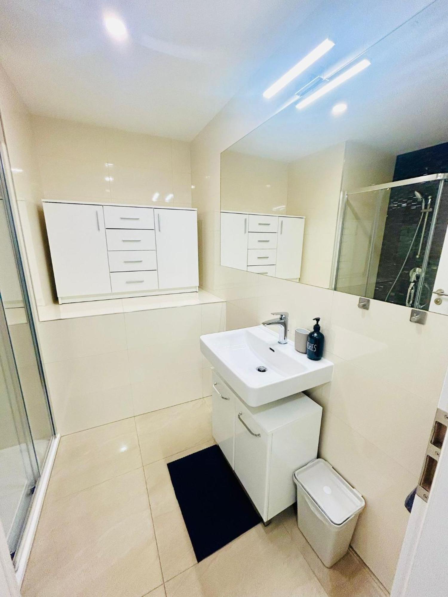 New Design & Style Apartments 50M From Wenceslas Square Praag Buitenkant foto