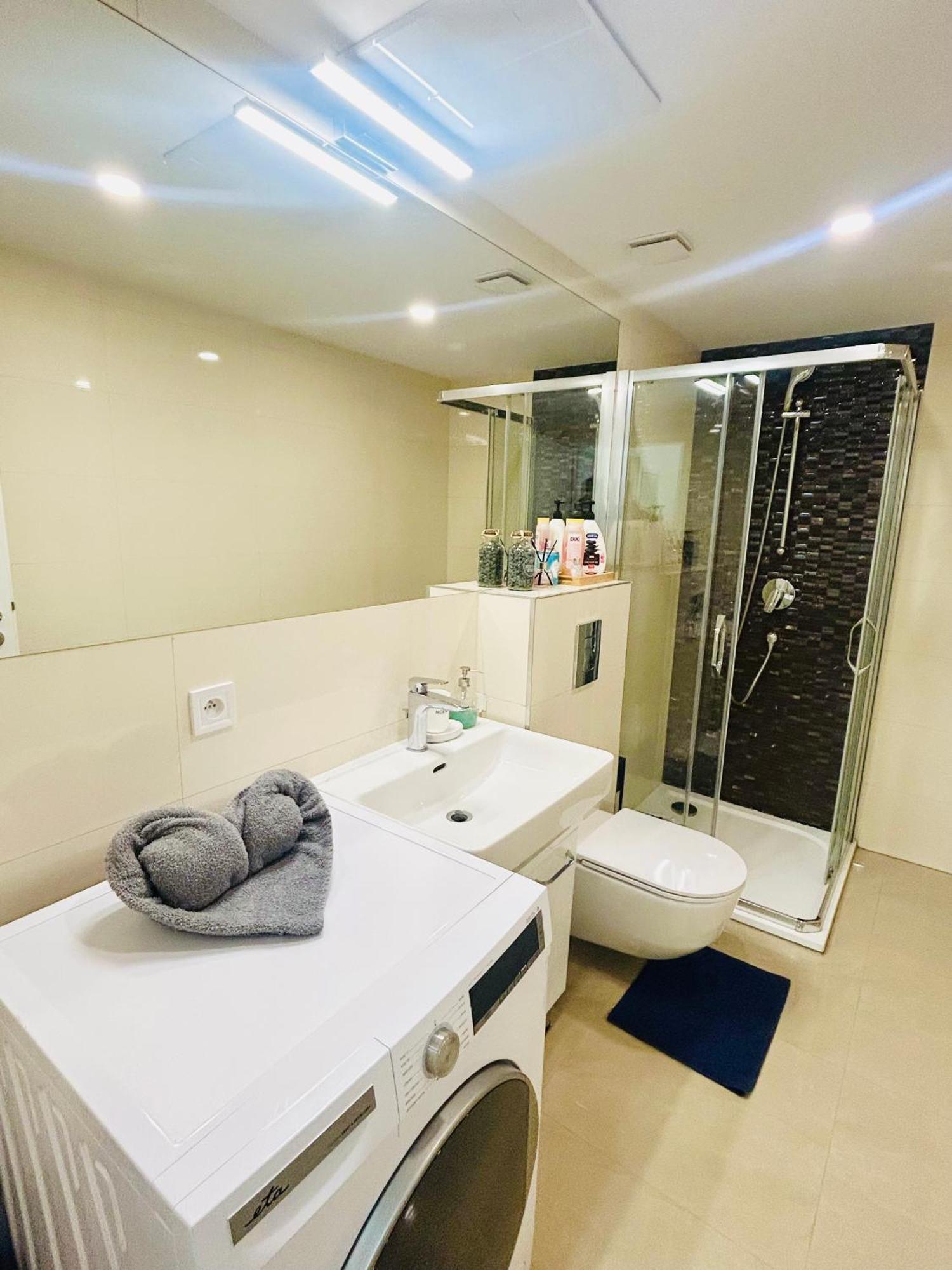New Design & Style Apartments 50M From Wenceslas Square Praag Buitenkant foto